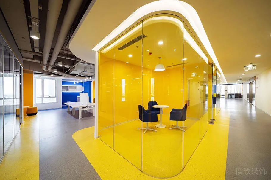 深圳龍崗寶能科技園3000平方米藍(lán)白黃色調(diào)簡(jiǎn)約風(fēng)辦公室裝修案例洽談室 深圳龍崗寶能科技園3000平方米藍(lán)白黃色調(diào)簡(jiǎn)約風(fēng)辦公室裝修案例洽談室