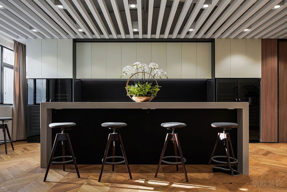 深圳龍崗聯匯中心1500平方米現代工業風辦公空間裝修設計案例接待室水吧區 深圳龍崗聯匯中心1500平方米現代工業風辦公空間裝修設計案例接待室水吧區