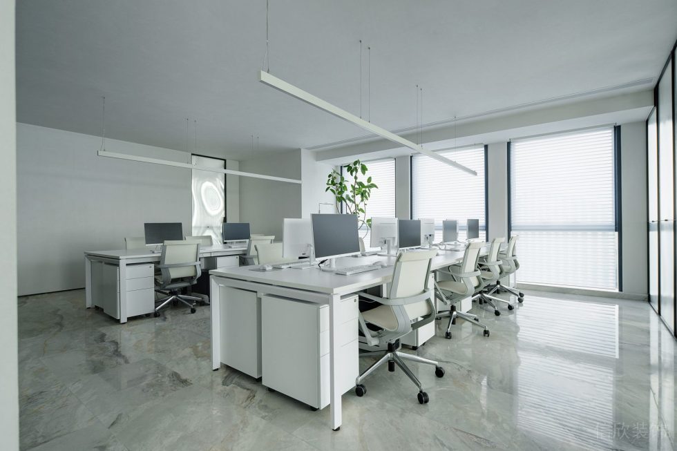 京基濱河時(shí)代大廈現(xiàn)代簡約風(fēng)辦公室裝修案例 辦公區(qū) (2)