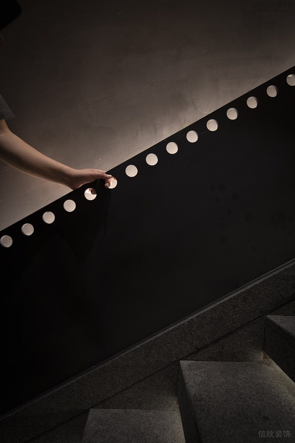 深圳龍崗現(xiàn)代摩登餐廳扶手裝修設(shè)計(jì)