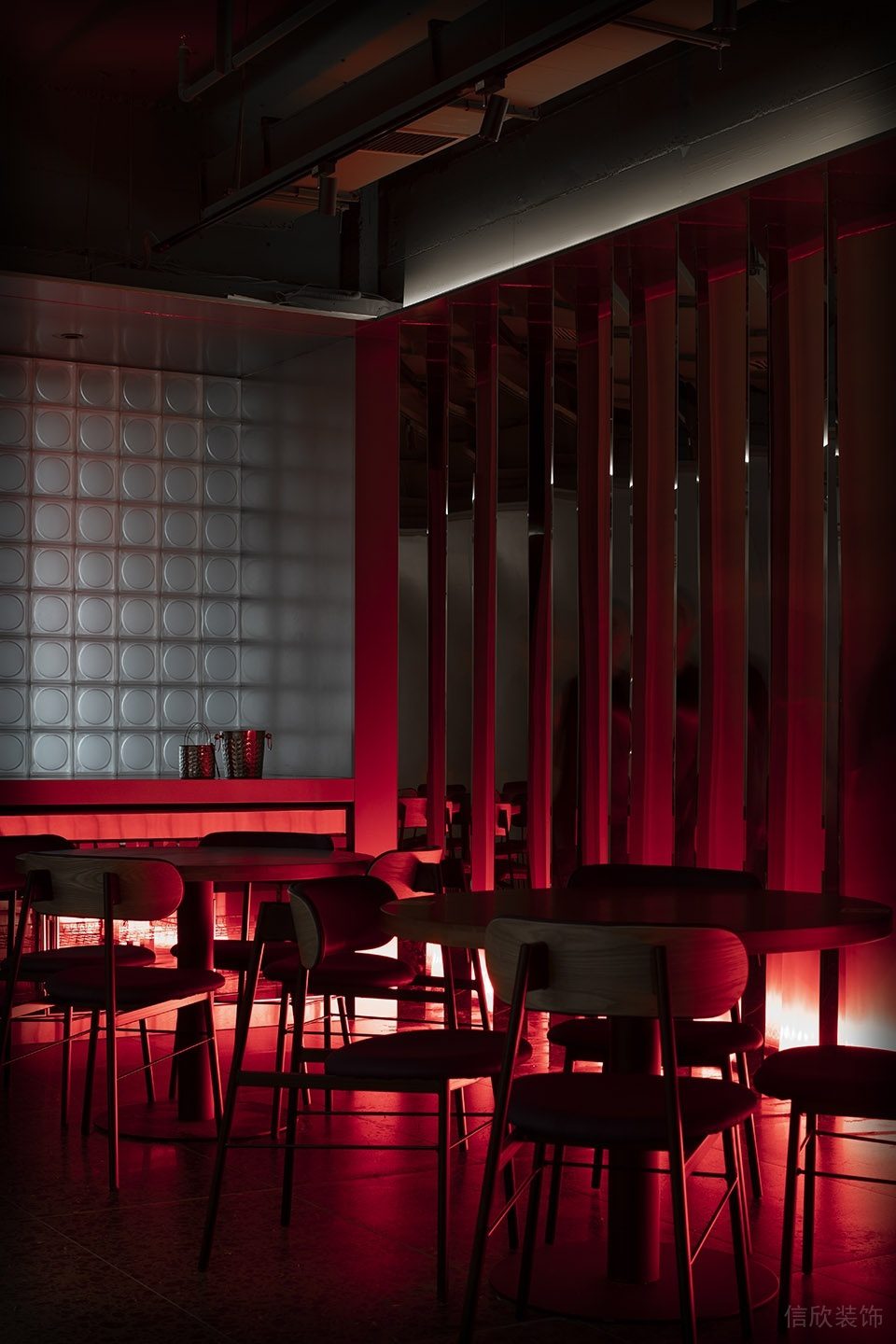 深圳龍崗現(xiàn)代摩登餐廳用餐廳裝修設(shè)計(jì)