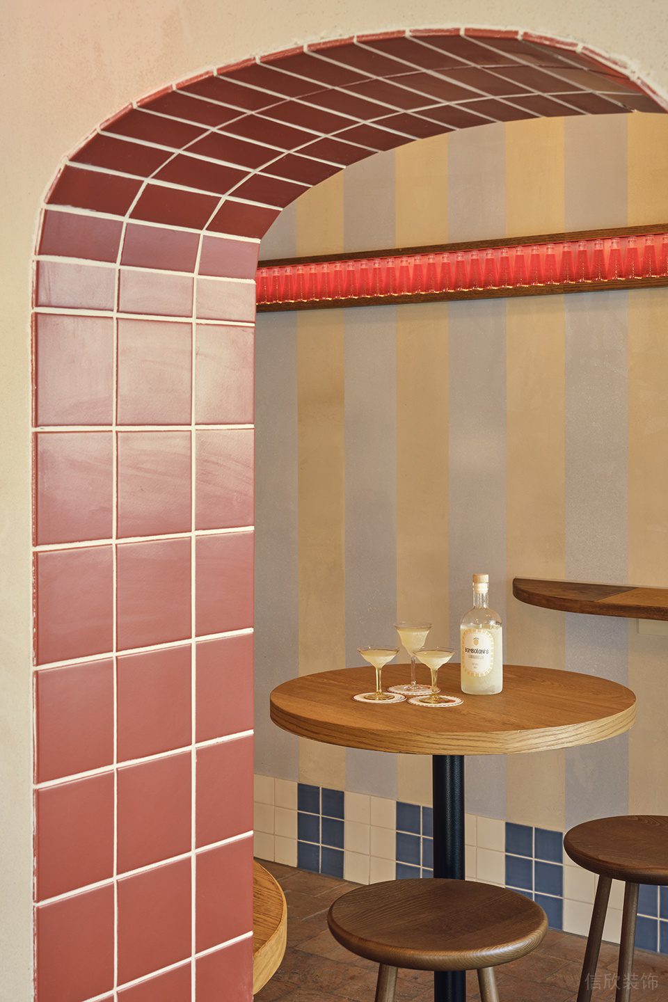 深圳南山現(xiàn)代歐式風(fēng)餐廳圓角方形門洞設(shè)計(jì)裝修