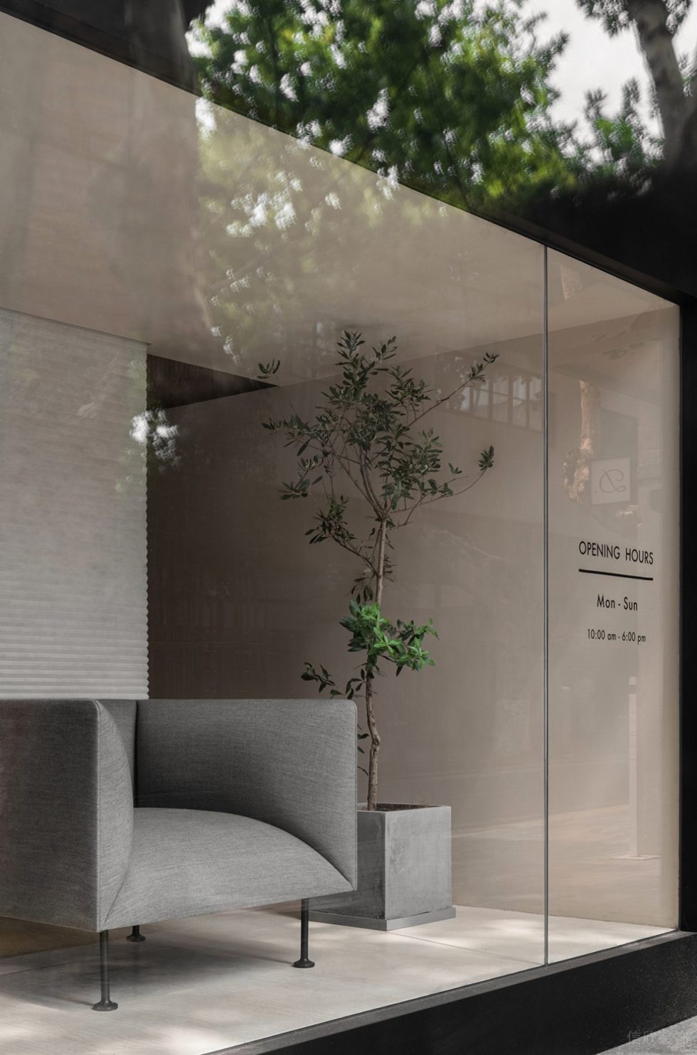 深圳市寶安區福永lougne Suit服裝定制店裝修設計-落地窗 深圳市寶安區福永lougne Suit服裝定制店裝修設計-落地窗