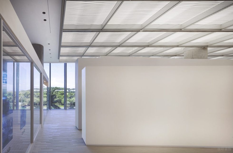 深圳市寶安區(qū)新安snd概念店裝修設(shè)計(jì)-井字形玻璃格柵頂面 深圳市寶安區(qū)新安snd概念店裝修設(shè)計(jì)-井字形玻璃格柵頂面