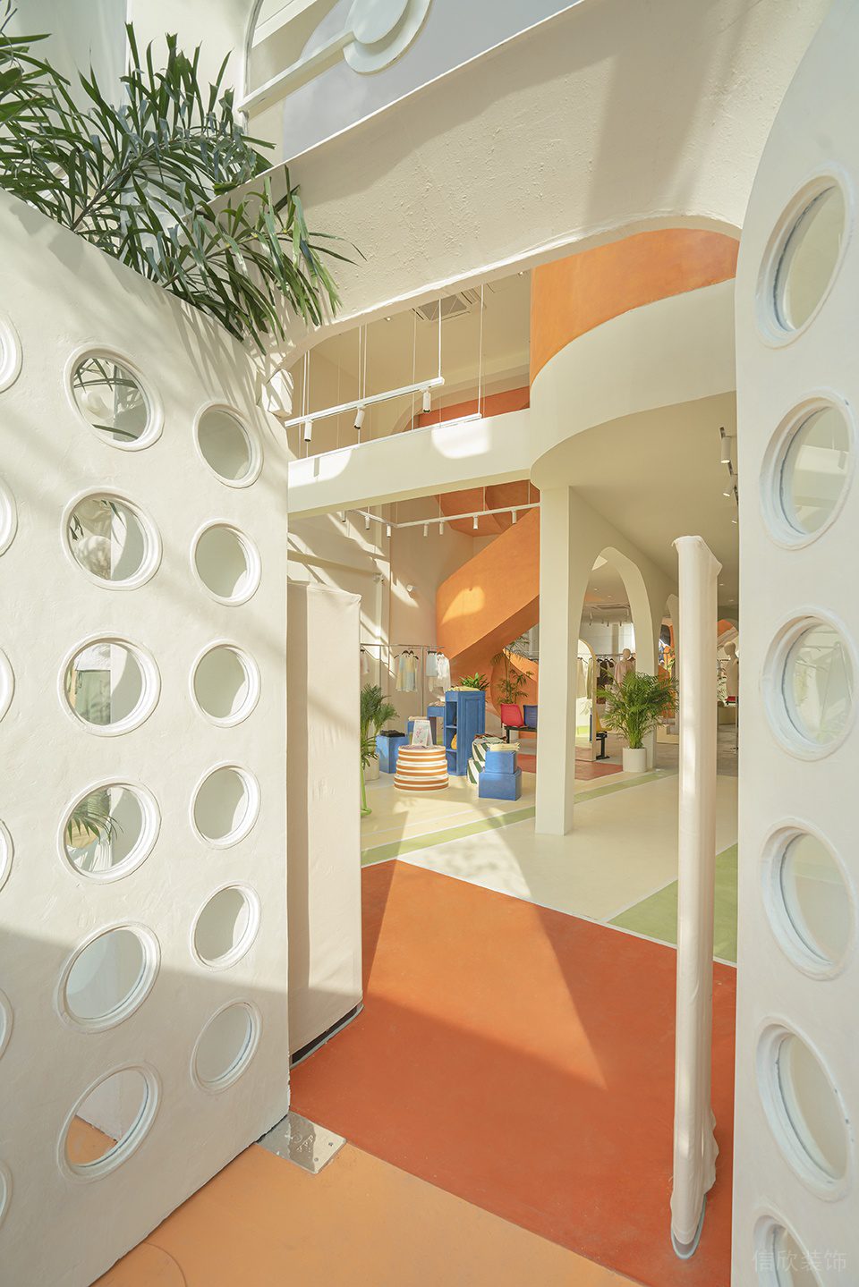 深圳市龍崗區坪地現代風服裝店libe旗艦裝修設計 入戶