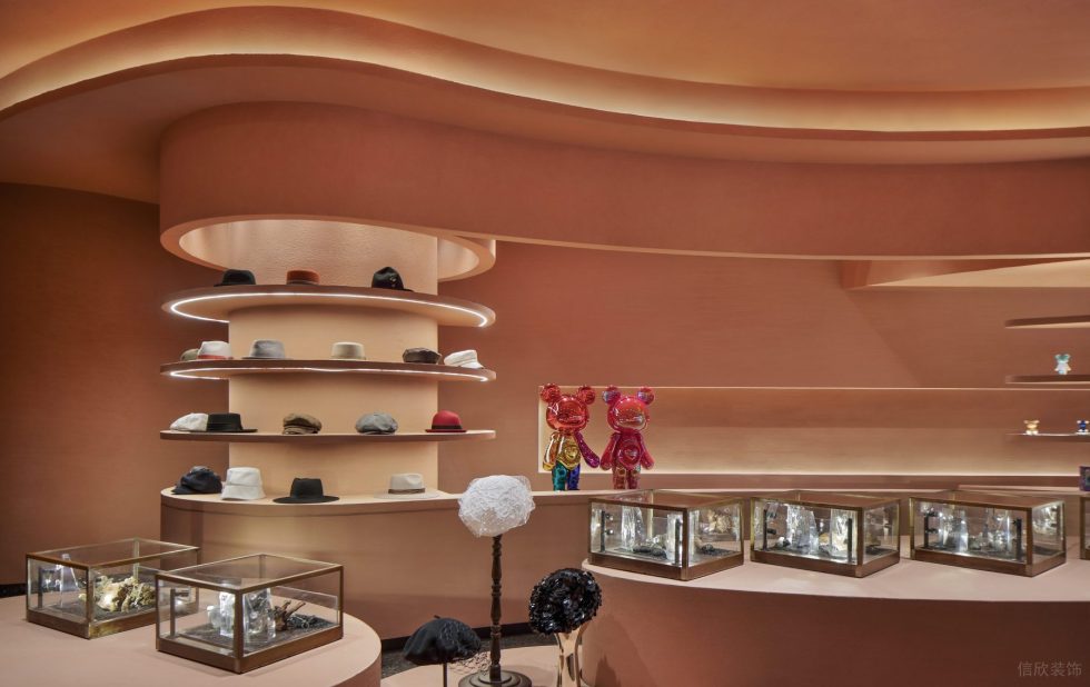 深圳市羅湖區黃貝嶺現代風WHAT’S UP帽飾店裝修設計-圓柱帽架展示 深圳市羅湖區黃貝嶺現代風WHAT’S UP帽飾店裝修設計-圓柱帽架展示