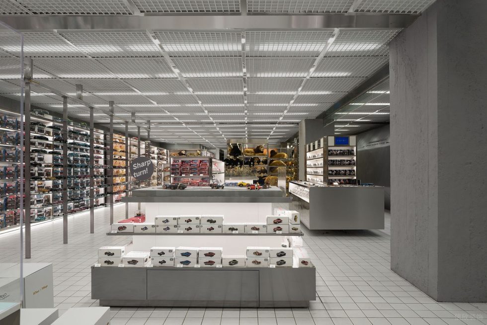 深圳市南山區后海新型科技風潮牌店買手店X11全球旗艦店裝修設計-潮品展區 深圳市南山區后海新型科技風潮牌店買手店X11全球旗艦店裝修設計-潮品展區