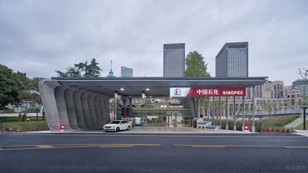 深圳市南山區(qū)南油中石化加油站實(shí)景效果圖-正立面 深圳市南山區(qū)南油中石化加油站實(shí)景效果圖-正立面