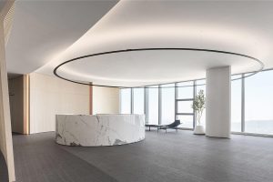 萬庭大廈時(shí)尚簡(jiǎn)約風(fēng)辦公室裝修案例 前臺(tái)接待大廳