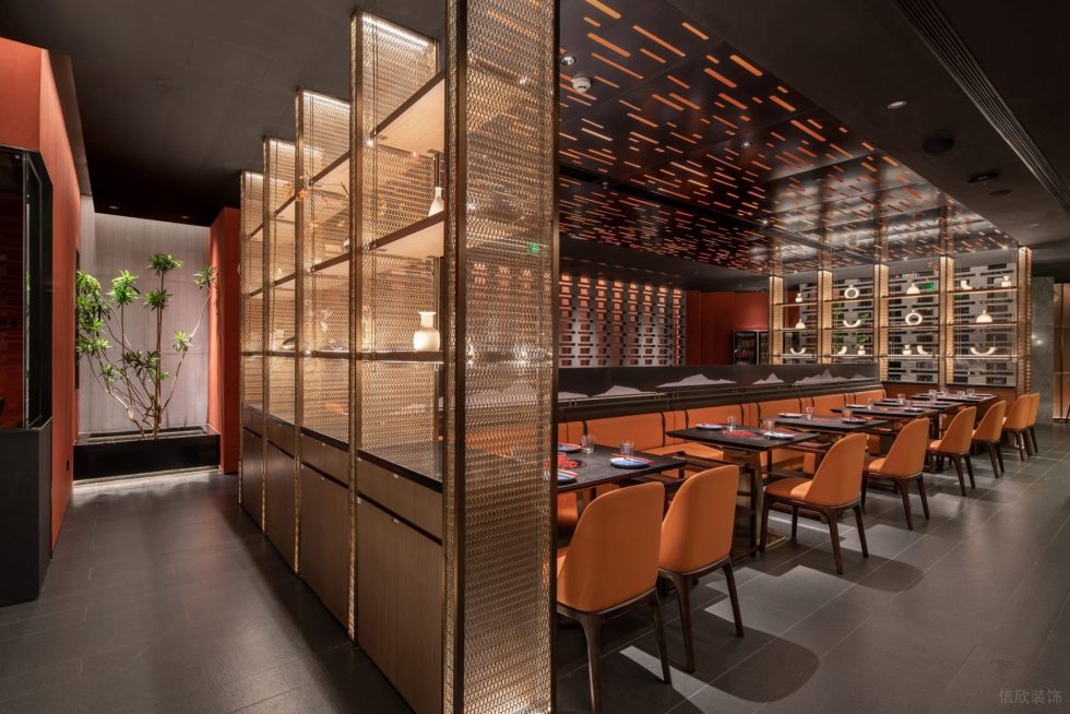 工業(yè)風(fēng)火鍋店圍合就餐區(qū)裝修設(shè)計(jì)