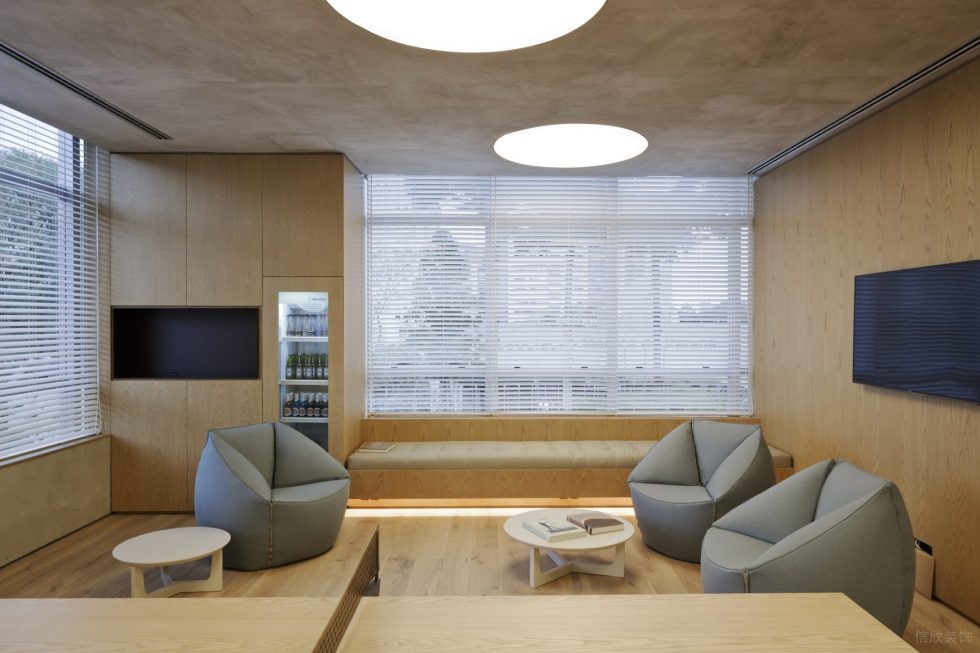 簡約原木風辦公室裝修設計原木色休息室 簡約原木風辦公室裝修設計原木色休息室