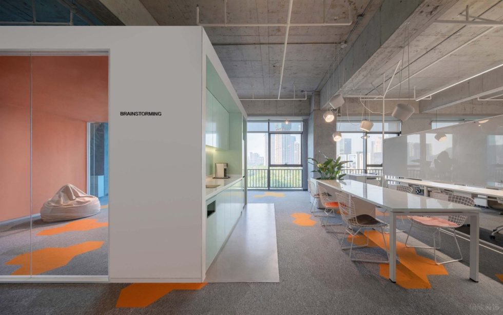 時(shí)尚極簡(jiǎn)風(fēng)辦公室裝修設(shè)計(jì)淡綠色烤漆板茶水柜 時(shí)尚極簡(jiǎn)風(fēng)辦公室裝修設(shè)計(jì)淡綠色烤漆板茶水柜