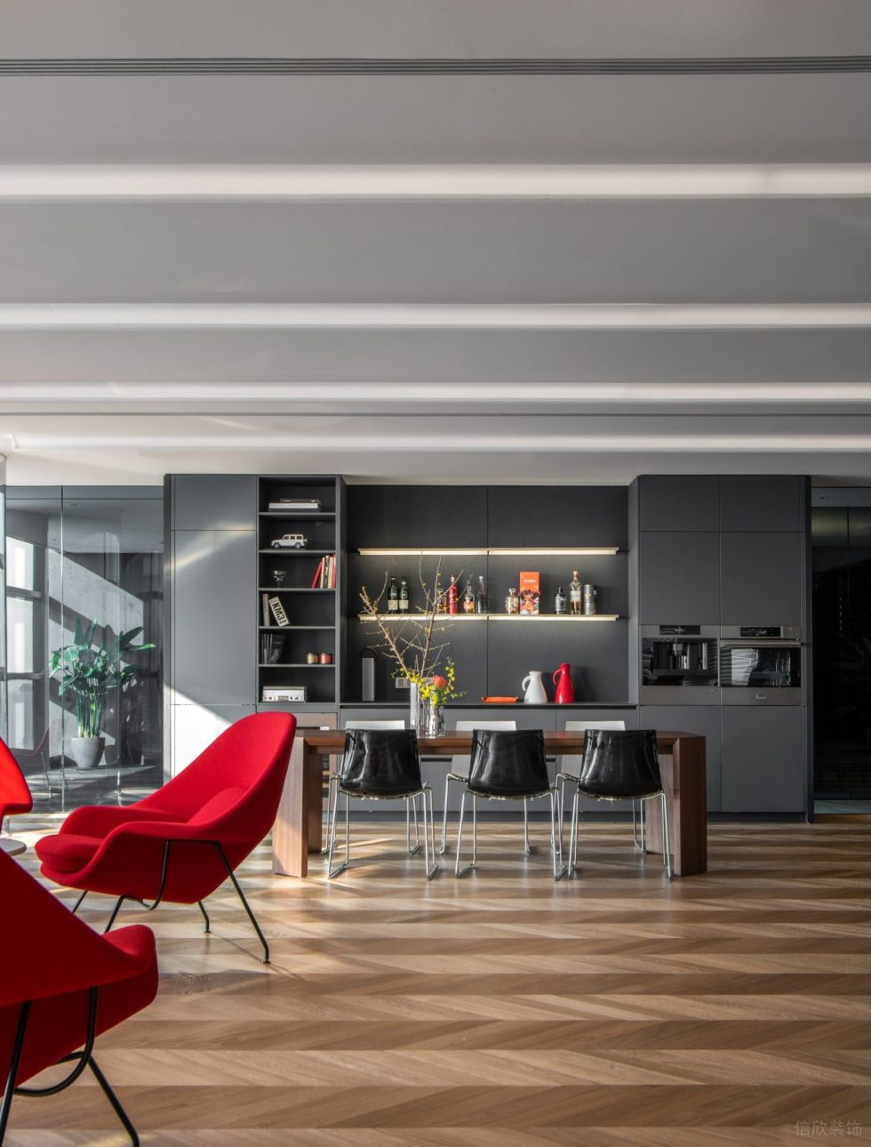 時尚金屬風(fēng)辦公室裝修設(shè)計 開放式茶水間