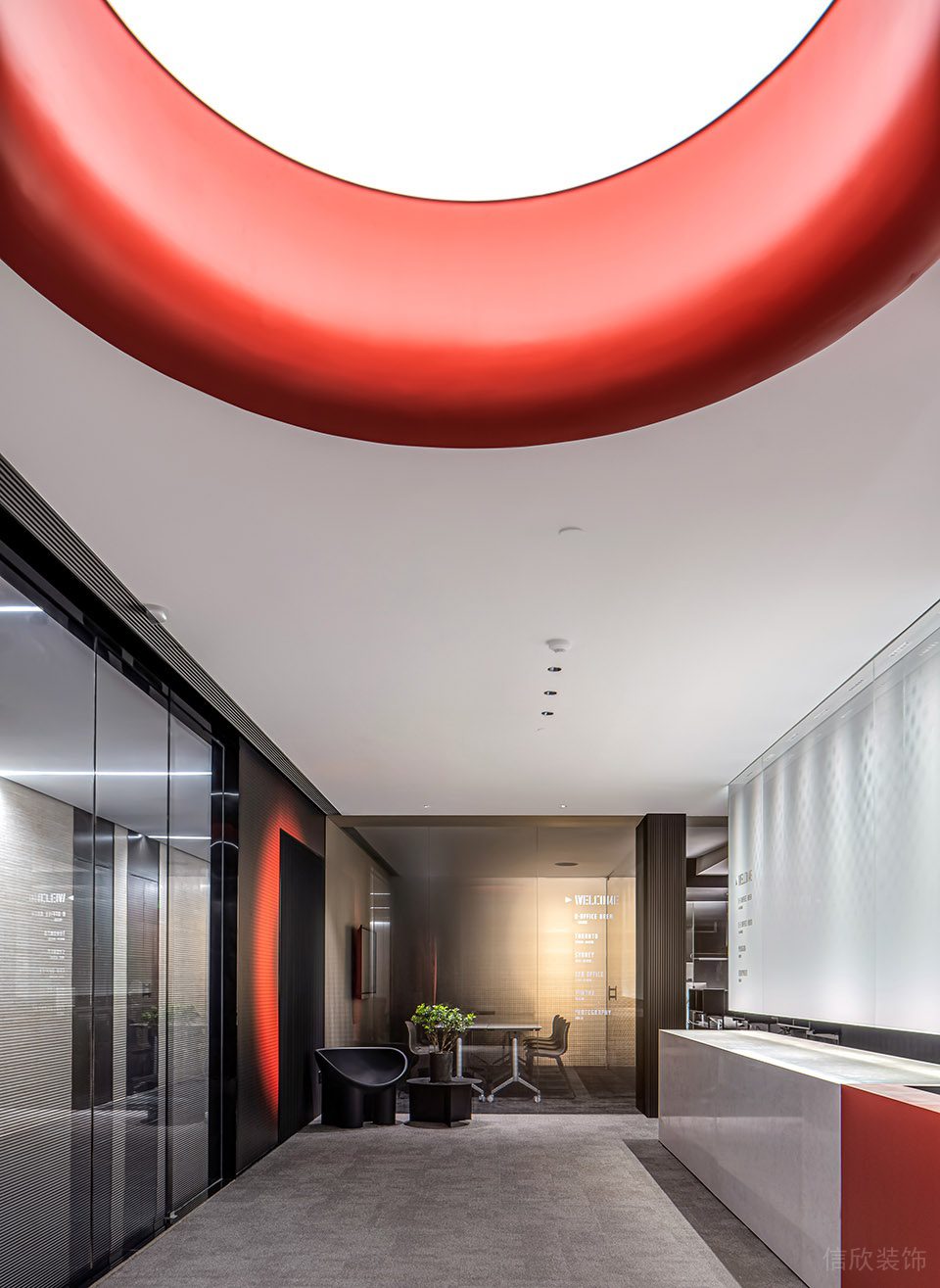 深圳市南山區(qū)保利城大廈1500平方米現(xiàn)代主義辦公室 接待會議室