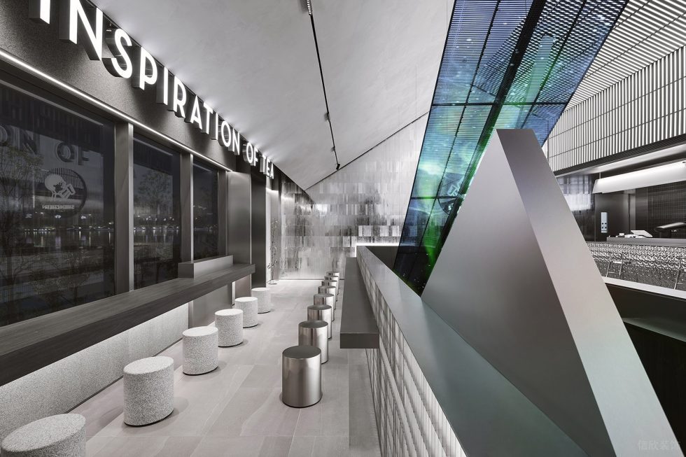 現(xiàn)代風(fēng)飲品店縱列吧臺(tái)區(qū)域裝修設(shè)計(jì)