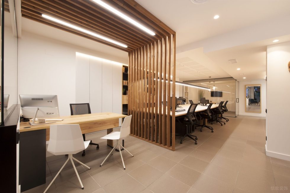 暖白色極簡(jiǎn)風(fēng)辦公室裝修設(shè)計(jì)暖白色工作區(qū)