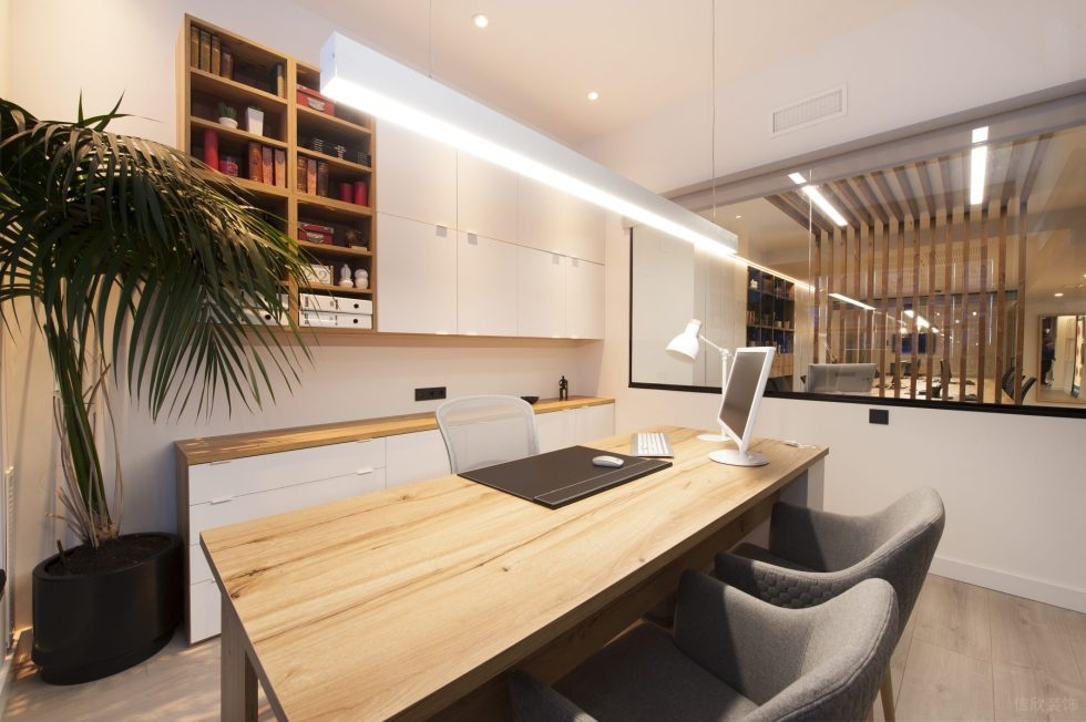 暖白色極簡風(fēng)辦公室裝修設(shè)計暖白色總經(jīng)理辦公室