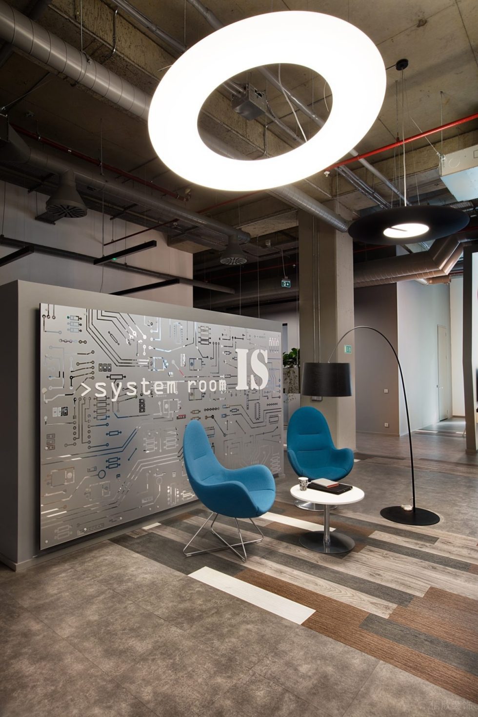 前衛現代風辦公室裝修設計銀灰色閑坐區 前衛現代風辦公室裝修設計銀灰色閑坐區