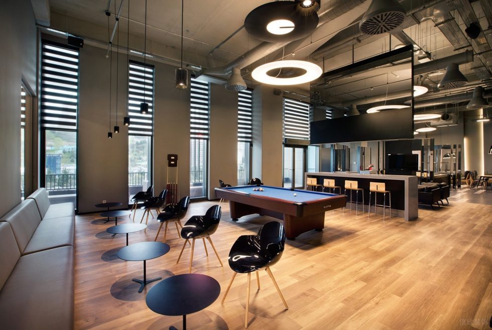 前衛現代風辦公室裝修設計深色調娛樂活動區 前衛現代風辦公室裝修設計深色調娛樂活動區