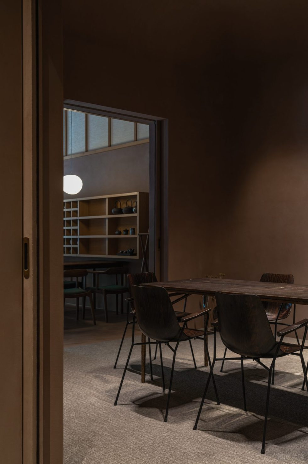 土黃簡約色調收藏品展廳裝修設計 藏品洽談區