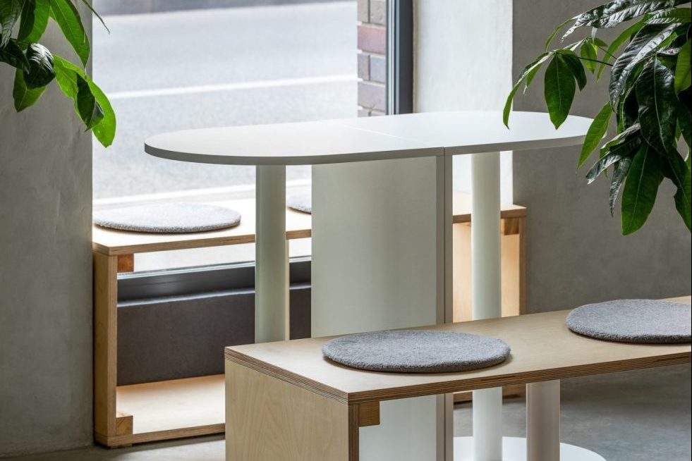 現(xiàn)代極簡風(fēng)咖啡廳墻體透明落地窗穿插細(xì)節(jié)效果圖圖