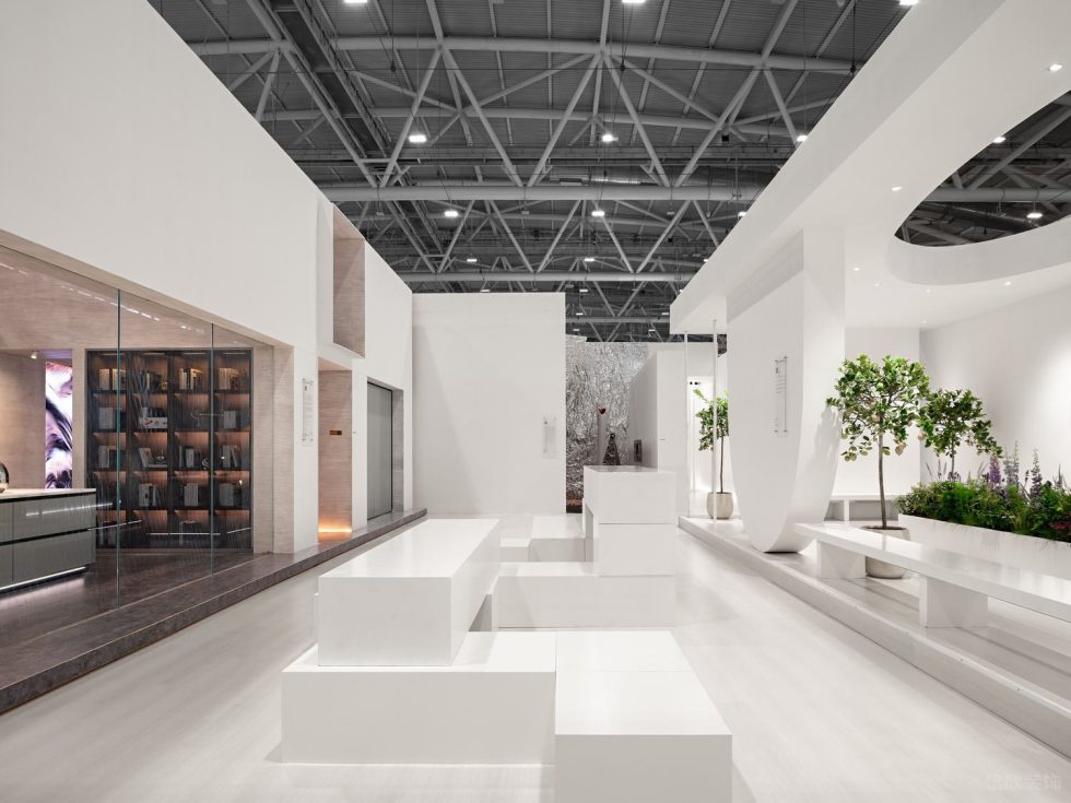 現(xiàn)代簡約風家居實驗館展廳裝修效果圖 頂面鋼架結構