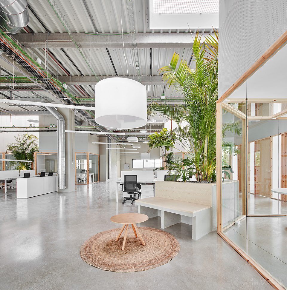 素木色簡(jiǎn)約自然風(fēng)辦公室裝修設(shè)計(jì)原木色茶幾