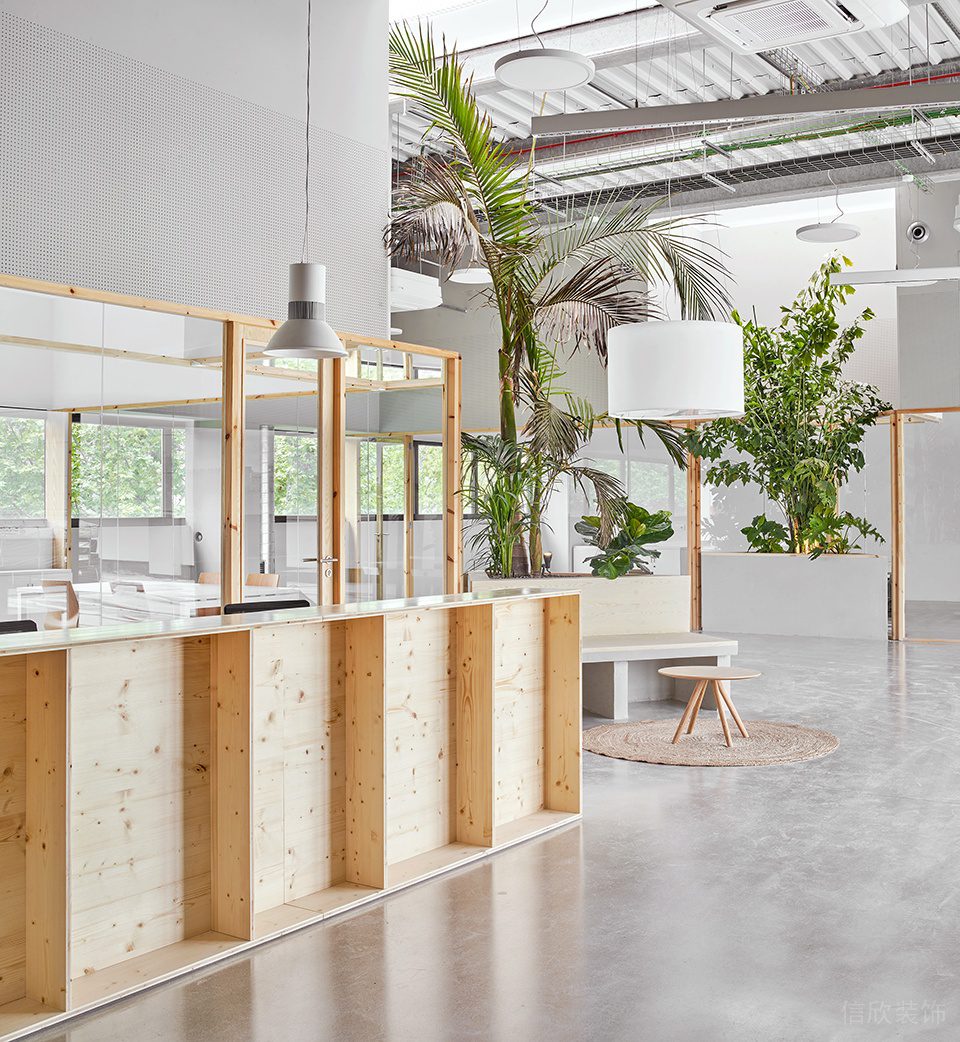 素木色簡(jiǎn)約自然風(fēng)辦公室裝修設(shè)計(jì)原木色裝飾圍擋