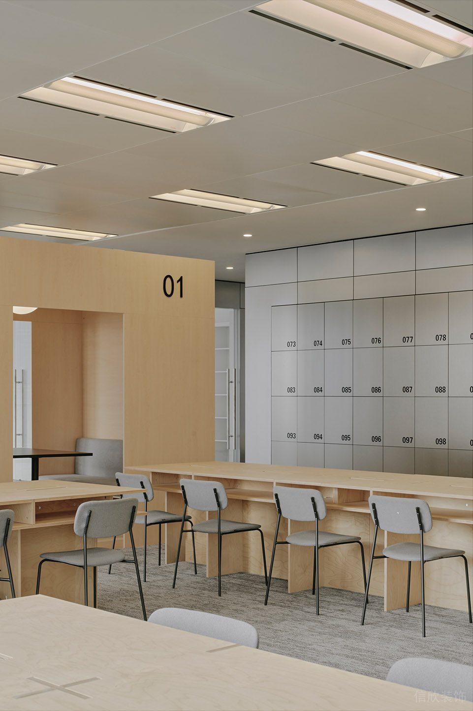 銀灰色現代簡約風辦公室裝修設計淺灰色辦公椅 銀灰色現代簡約風辦公室裝修設計淺灰色辦公椅