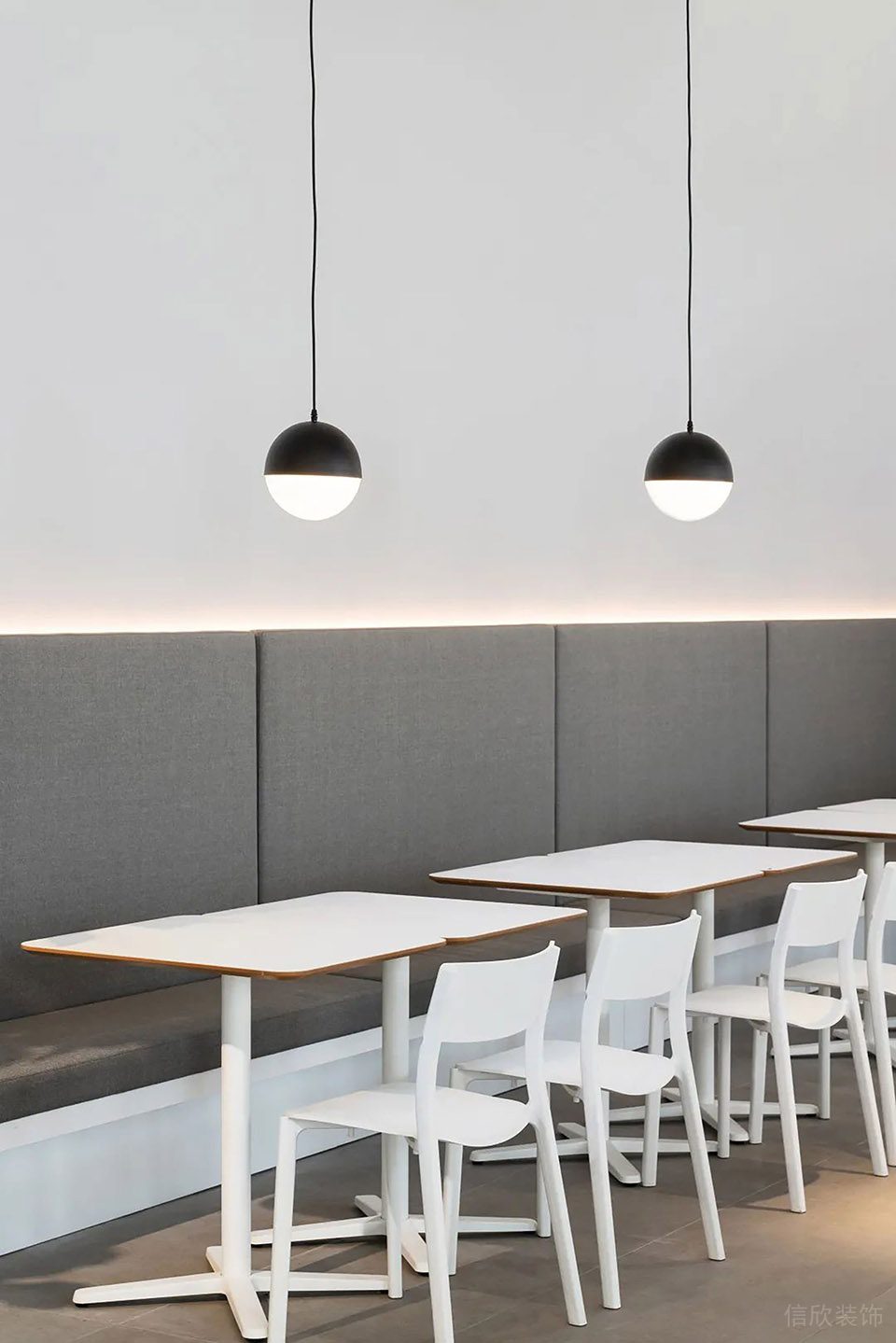 白木色簡(jiǎn)約風(fēng)辦公室裝修設(shè)計(jì)灰白色沙發(fā)卡座 白木色簡(jiǎn)約風(fēng)辦公室裝修設(shè)計(jì)灰白色沙發(fā)卡座