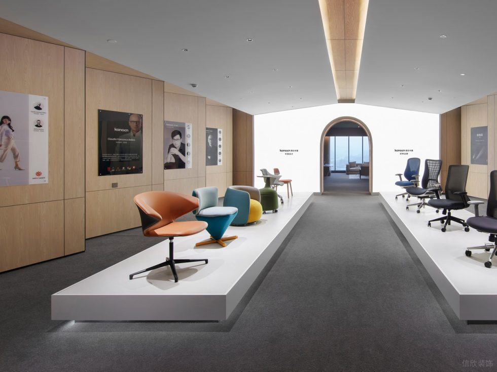 原木質(zhì)感灰色調(diào)現(xiàn)代簡(jiǎn)約風(fēng)辦公室裝修設(shè)計(jì)原木淺灰色展廳