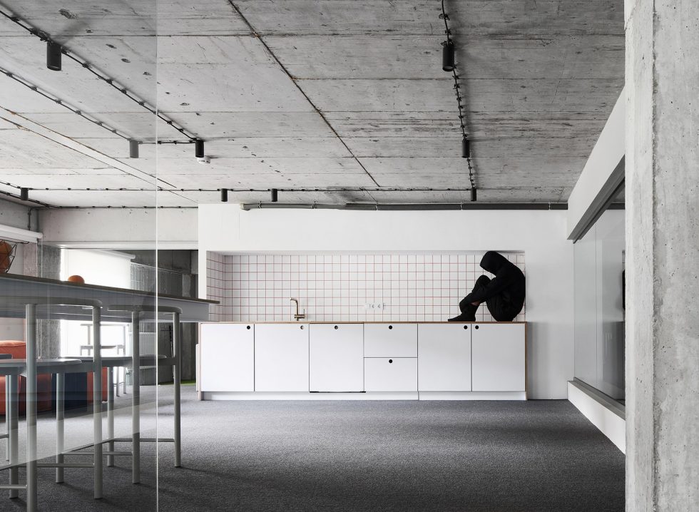 黑白灰前衛極簡風辦公室裝修設計黑白灰茶水間 黑白灰前衛極簡風辦公室裝修設計黑白灰茶水間