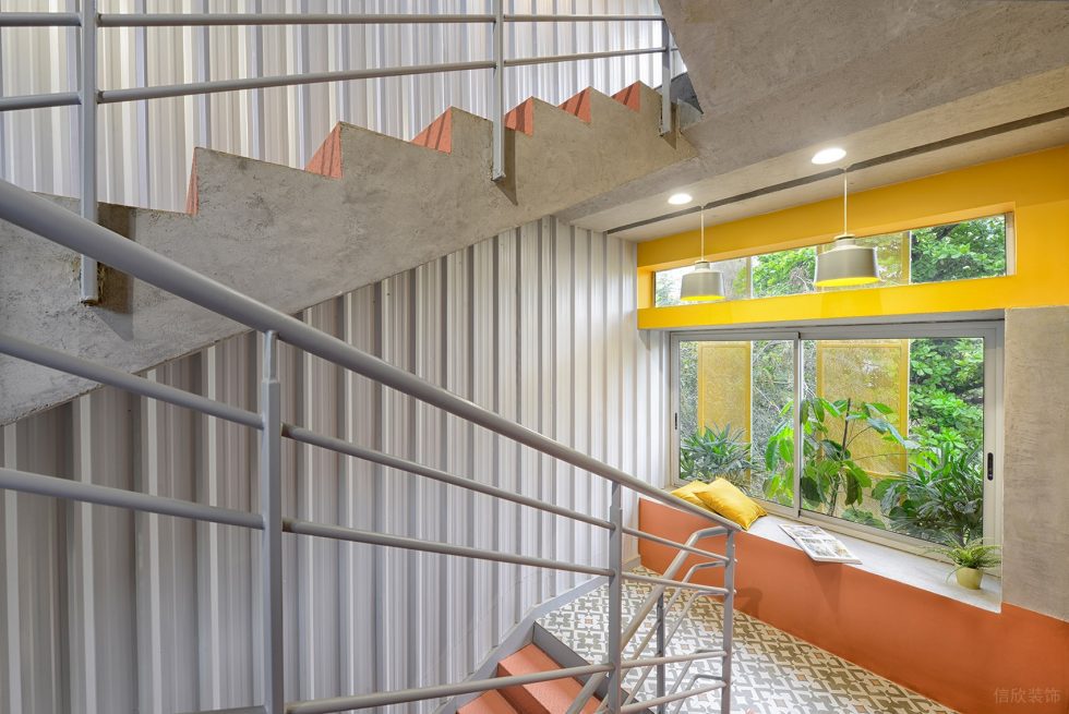 鮮色調(diào)簡約風(fēng)辦公室裝修設(shè)計灰黃色樓梯間
