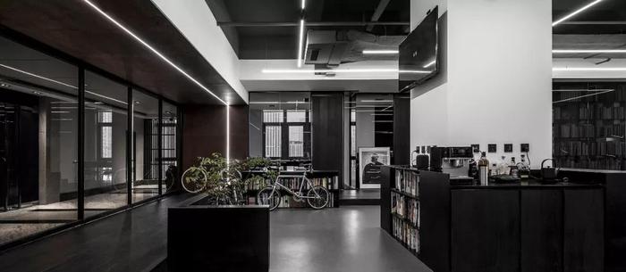 暗黑現(xiàn)代風(fēng)辦公空間過道柜體裝修設(shè)計(jì)