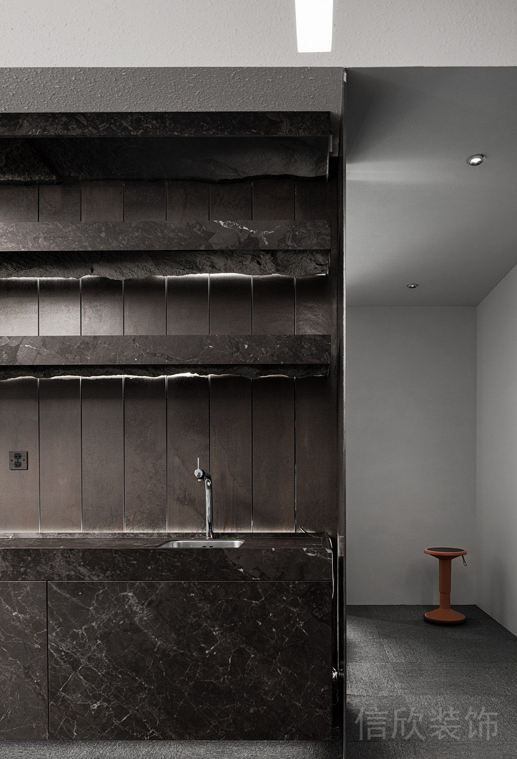 辦公室工業(yè)風深色大理石柜子