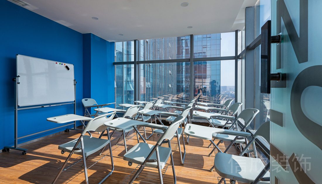深圳市羅湖區(qū)筍崗工作室KB兒童培訓興趣班多人課堂白班簡約裝修設(shè)計