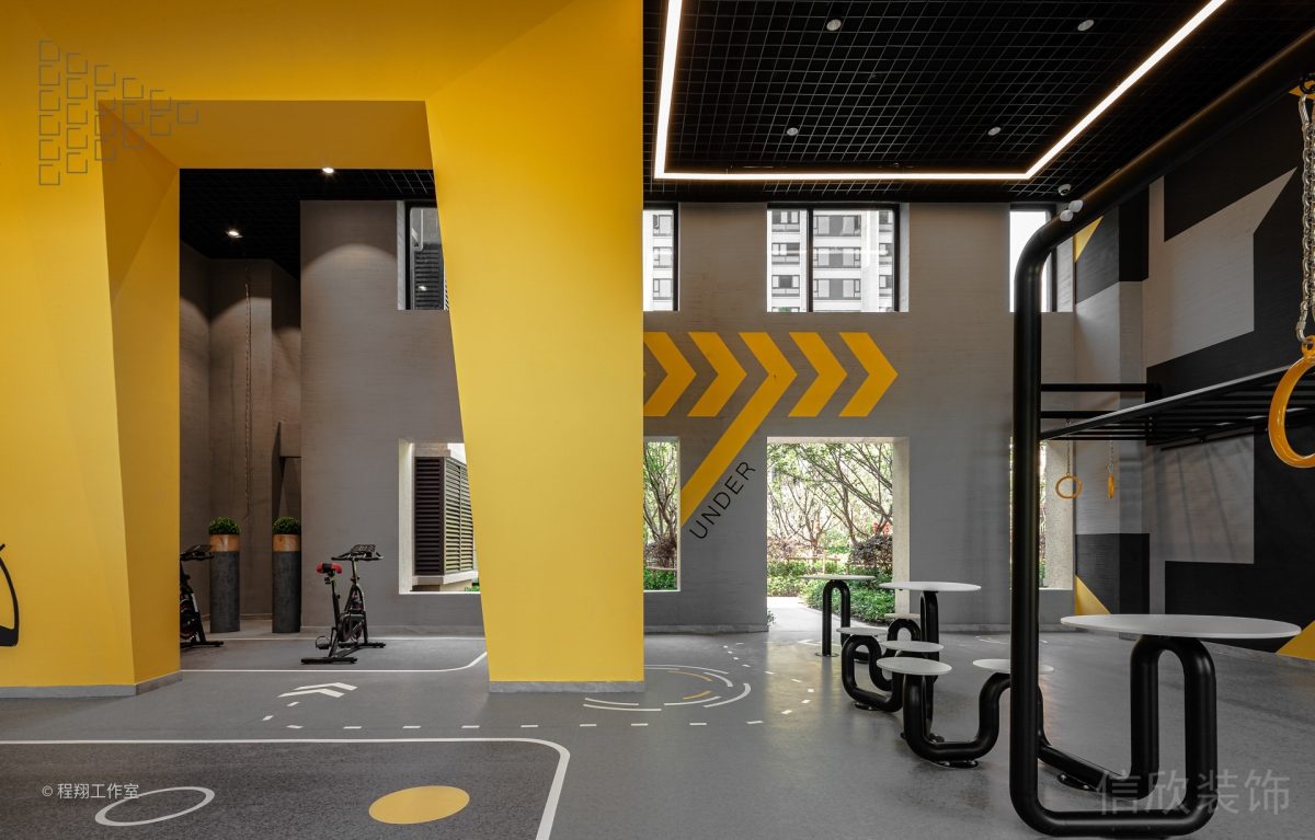 不銹鋼黑色弧形管道白色小桌椅休息區(qū)效果圖