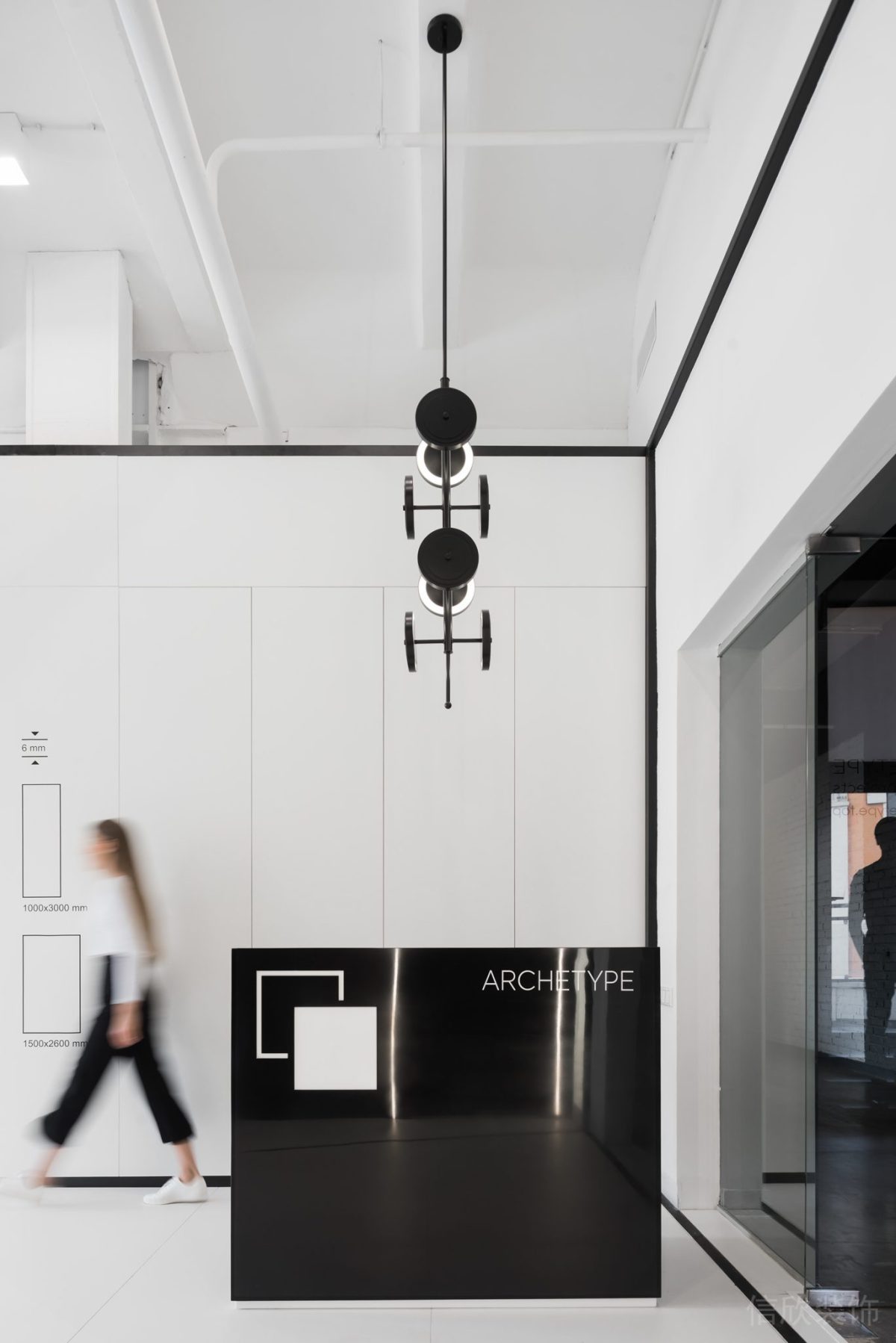 黑白灰簡約風(fēng)瓷磚展廳接待臺(tái)裝修設(shè)計(jì)