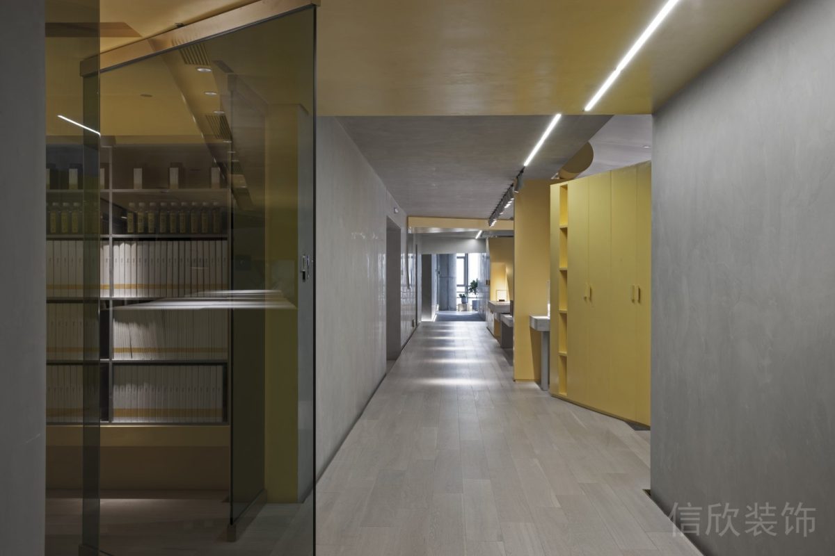 黃色辦公室過道設(shè)計直線式木質(zhì)工業(yè)風(fēng)