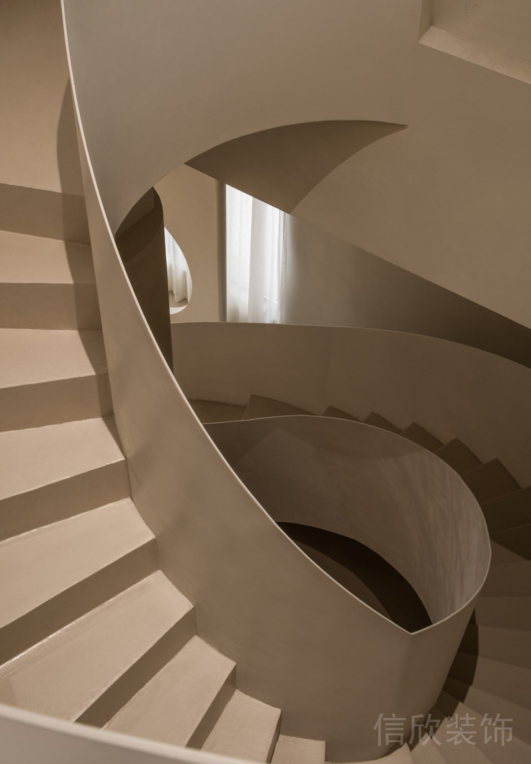 金屬環(huán)形旋轉(zhuǎn)樓梯瑜伽機(jī)構(gòu)過(guò)道效果圖