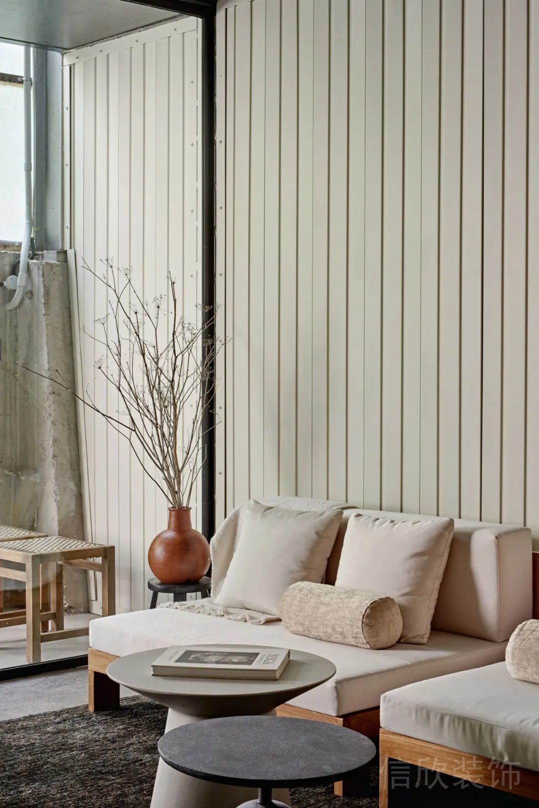 簡約風沙發(fā)休息區(qū)瑜伽機構(gòu)條紋柵格板裝修