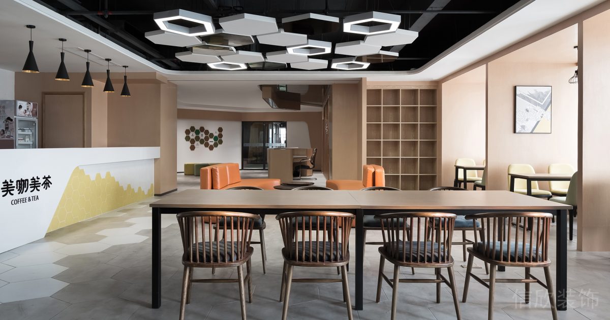 奶茶水吧臺(tái)區(qū)域辦公室裝修木質(zhì)墻柜休息區(qū)
