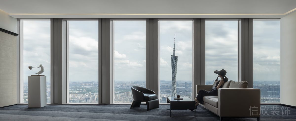 通體玻璃海景辦公室總裁休息區沙發設計