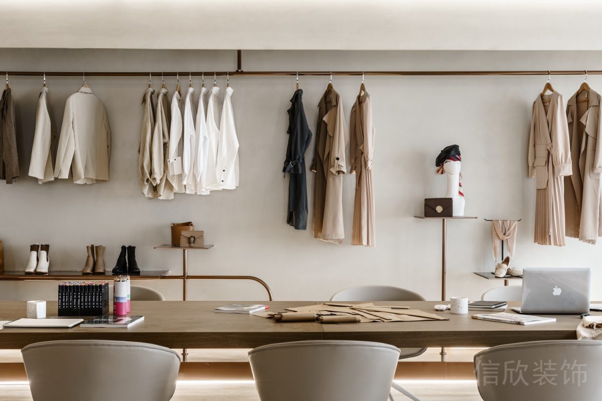 現(xiàn)代原木桌板搭配真皮椅子辦公室設計