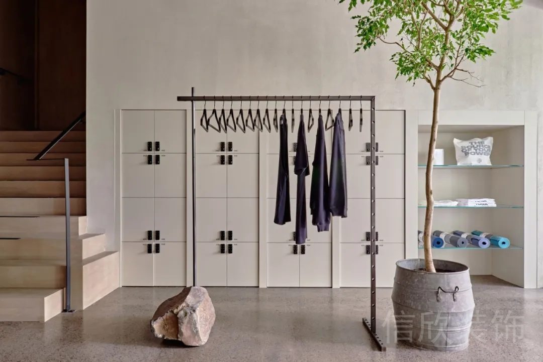 瑜伽機構(gòu)裝修更衣室簡約風設計