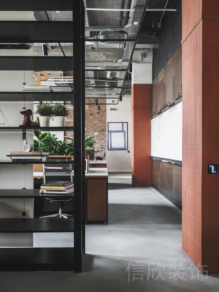 復(fù)古工業(yè)風(fēng)過道辦公室走廊設(shè)計(jì)黑色收納柜裝修設(shè)計(jì)