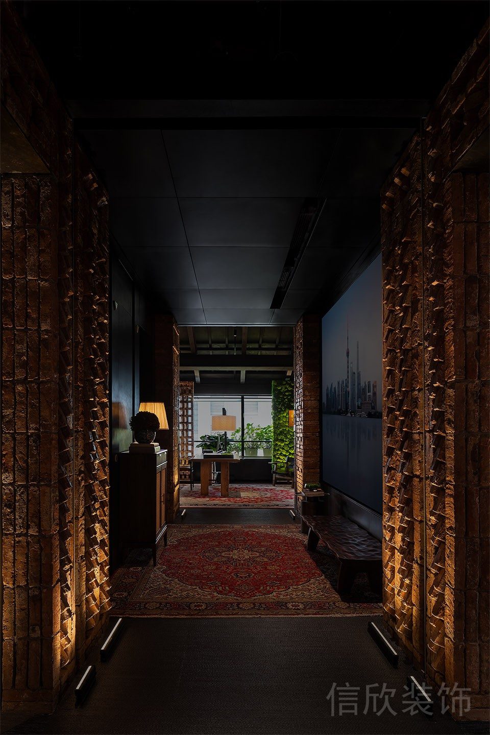 復(fù)古落地式疊加石頭設(shè)計(jì)復(fù)古萬(wàn)花筒圖案地毯辦公室走廊裝修