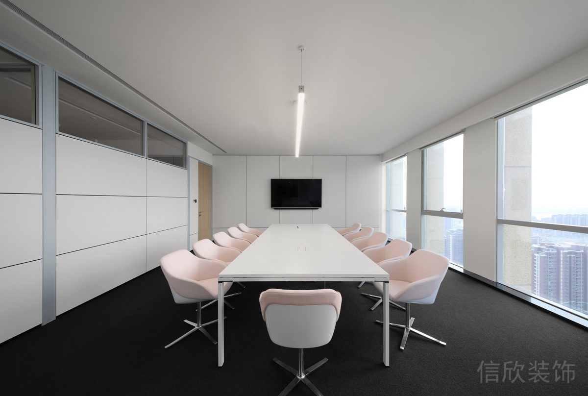 粉色直線式長桌簡約風(fēng)辦公室裝修燈飾設(shè)計圖