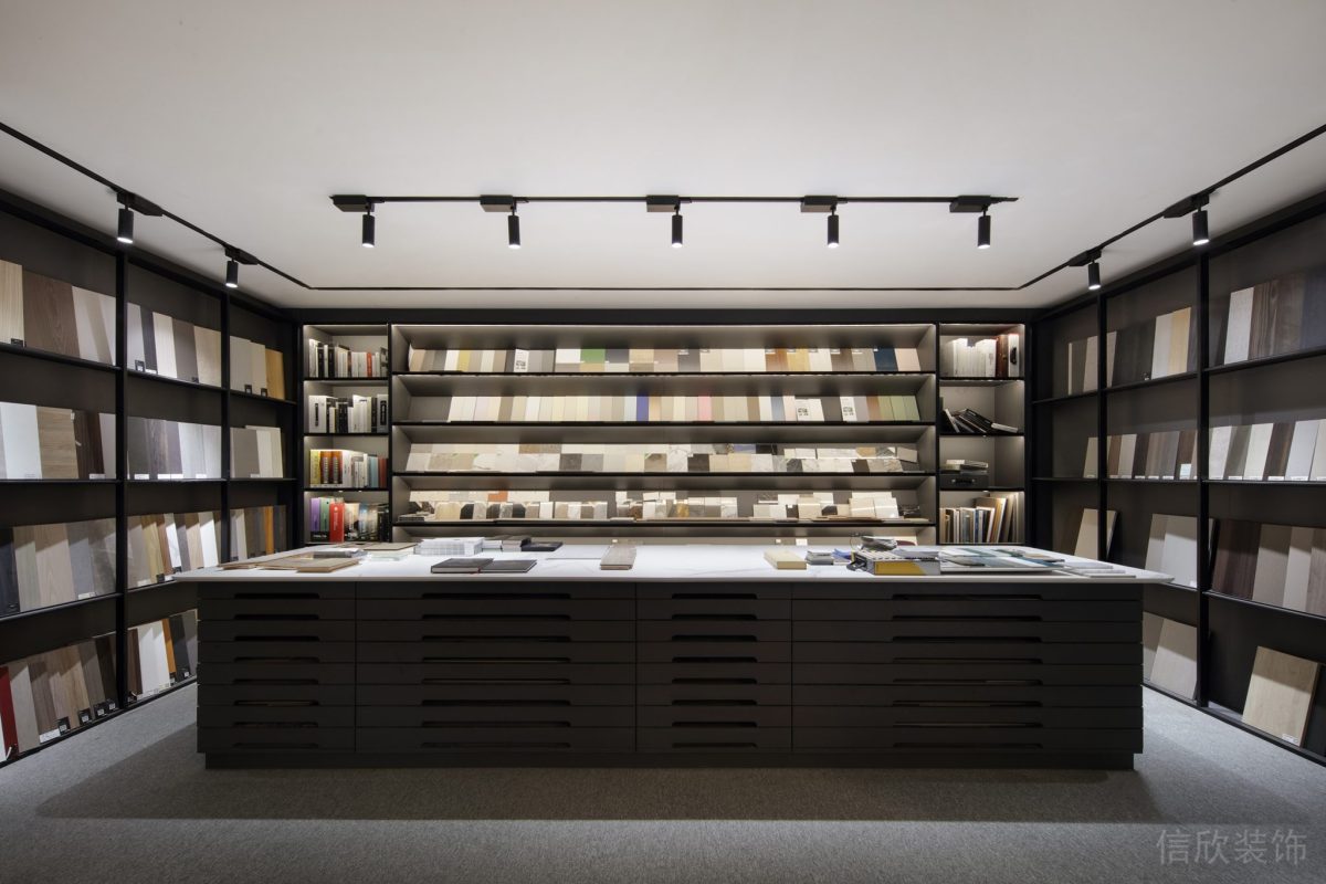 內(nèi)嵌式可移動(dòng)式黑色調(diào)射燈設(shè)計(jì)鋁合金支架置物柜辦公室裝修效果圖