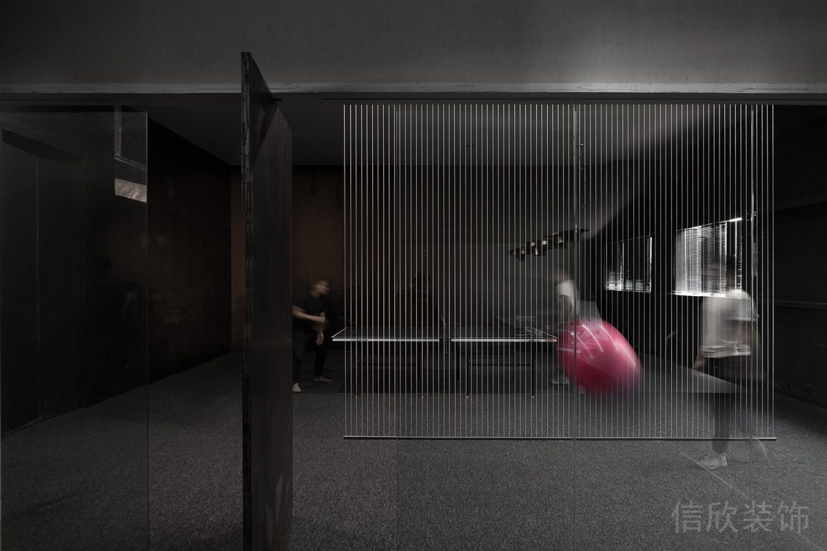 水磨石地板裝修設(shè)計(jì)灰色調(diào)半墻裝修玻璃墻體隔斷辦公室設(shè)計(jì)